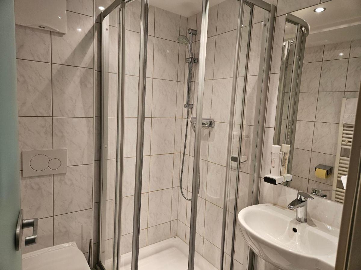 Gasthof-Pension Alt Kirchheim Бад Кляйнкирххайм Экстерьер фото