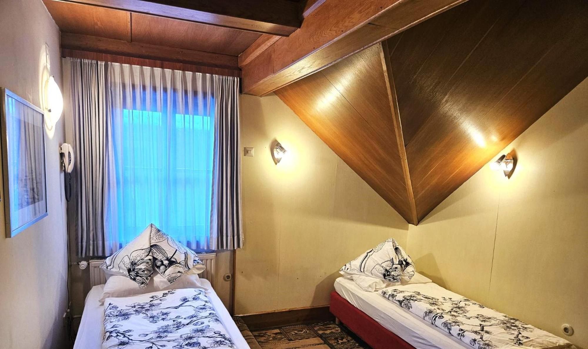 Gasthof-Pension Alt Kirchheim Бад Кляйнкирххайм Экстерьер фото