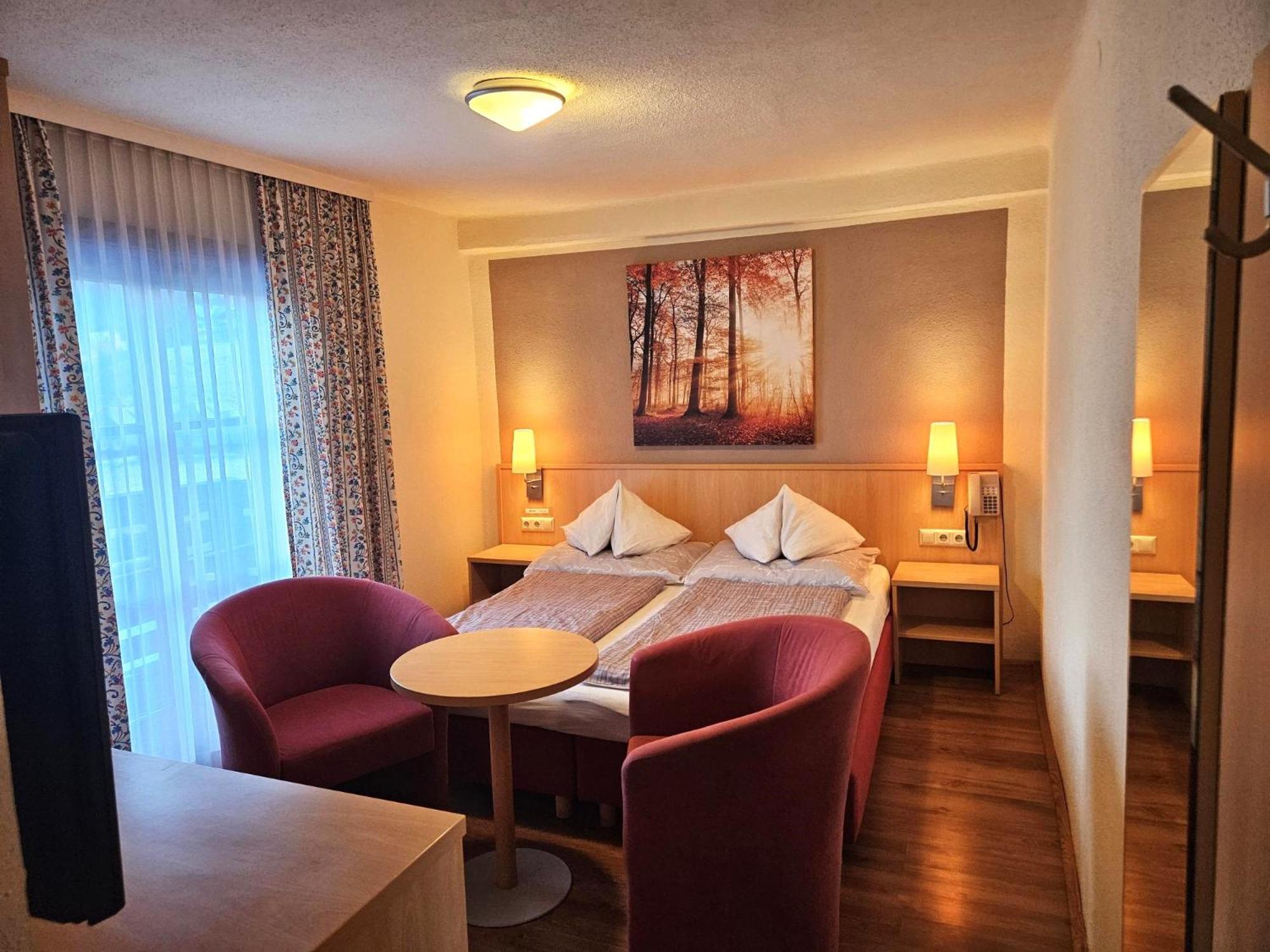 Gasthof-Pension Alt Kirchheim Бад Кляйнкирххайм Экстерьер фото