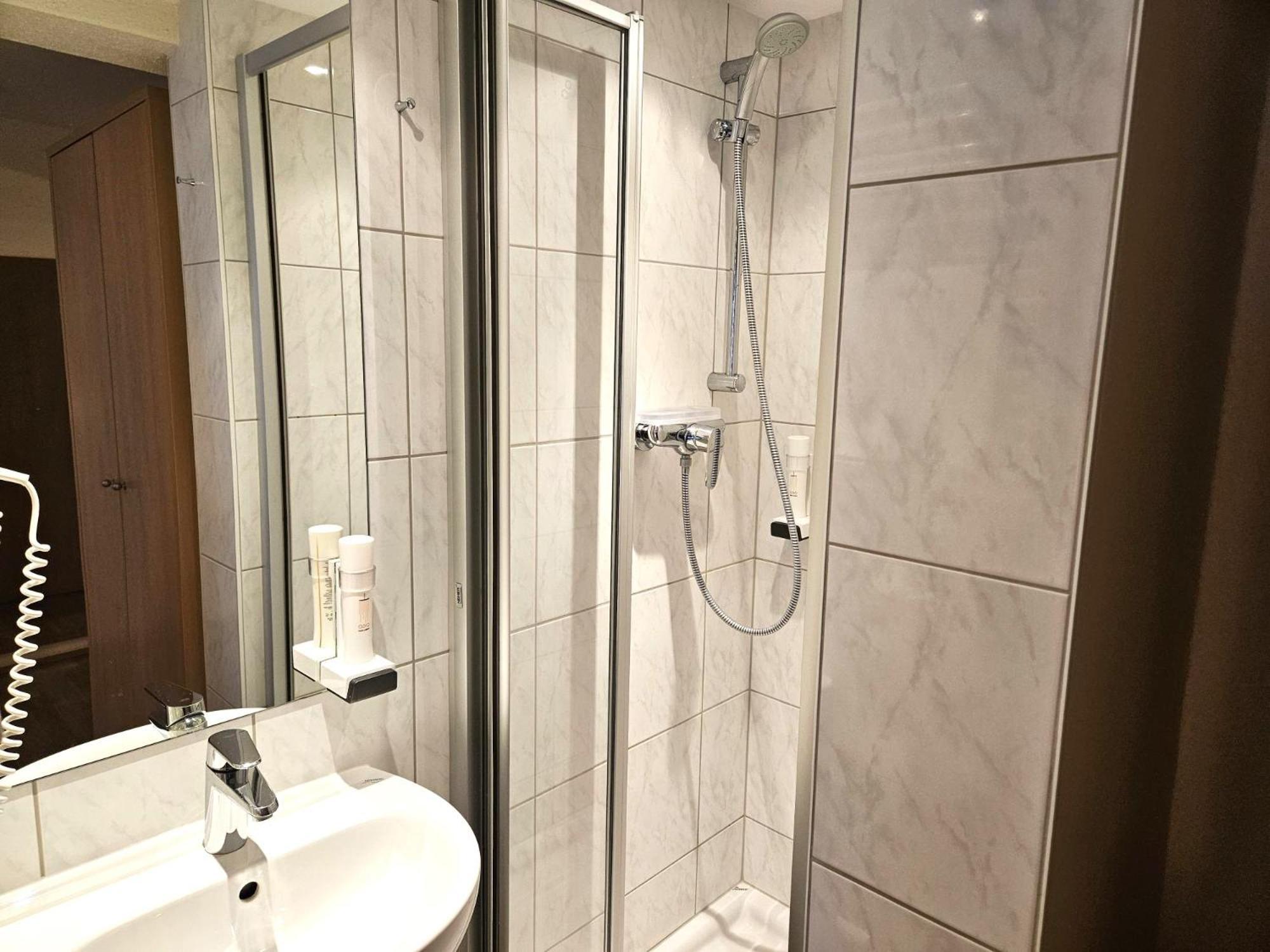 Gasthof-Pension Alt Kirchheim Бад Кляйнкирххайм Экстерьер фото